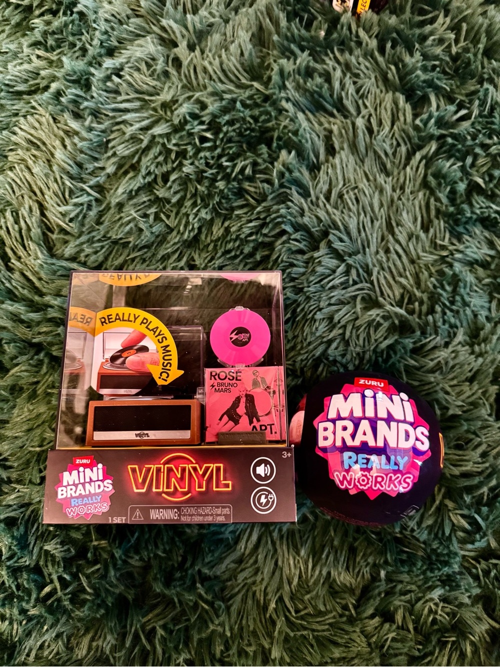 Mini Brands Really Works Vinyl Record Player Series 1 In Hand